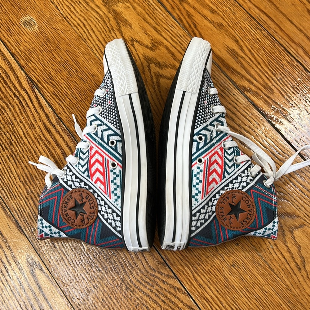 Converse Chuck Taylor All Stars Festival Geo pattern. Great condition. Women’s 8 - Picture 4 of 12